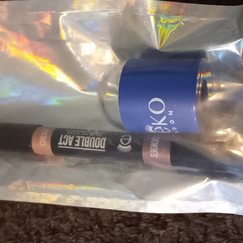 Eyeco.  Shadow stick with sharpener. Cookies and cream.